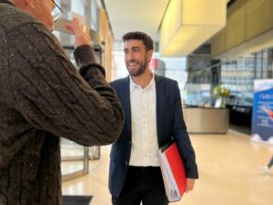 עורך דין גבריאל עגיב מגן על הלקוחות שלו כלכלית
